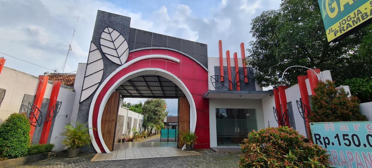 Oyo 90831 Hotel Gardenia Prambanan Jogjacarta Exterior foto