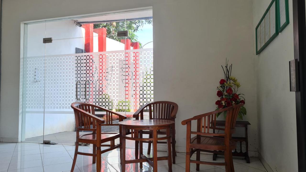 Oyo 90831 Hotel Gardenia Prambanan Jogjacarta Exterior foto