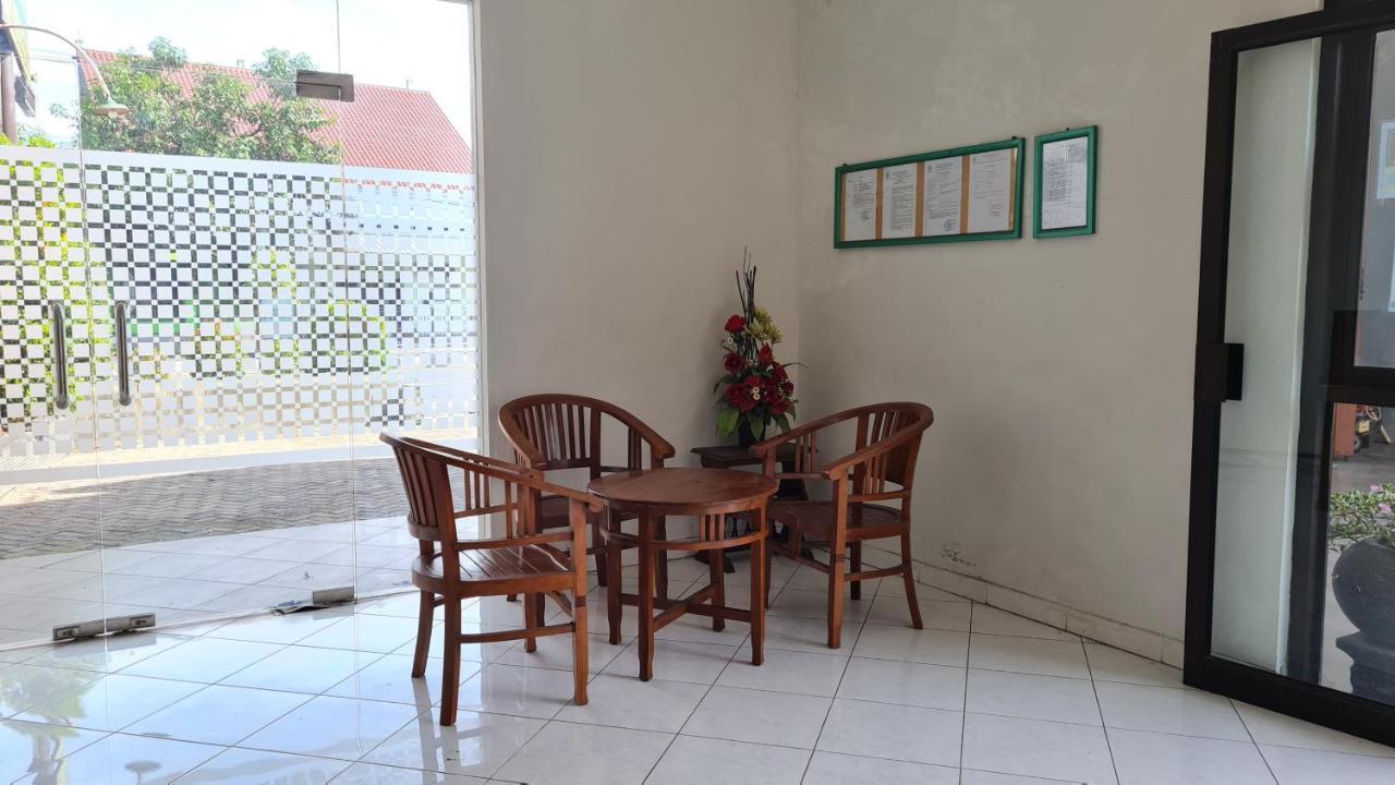 Oyo 90831 Hotel Gardenia Prambanan Jogjacarta Exterior foto